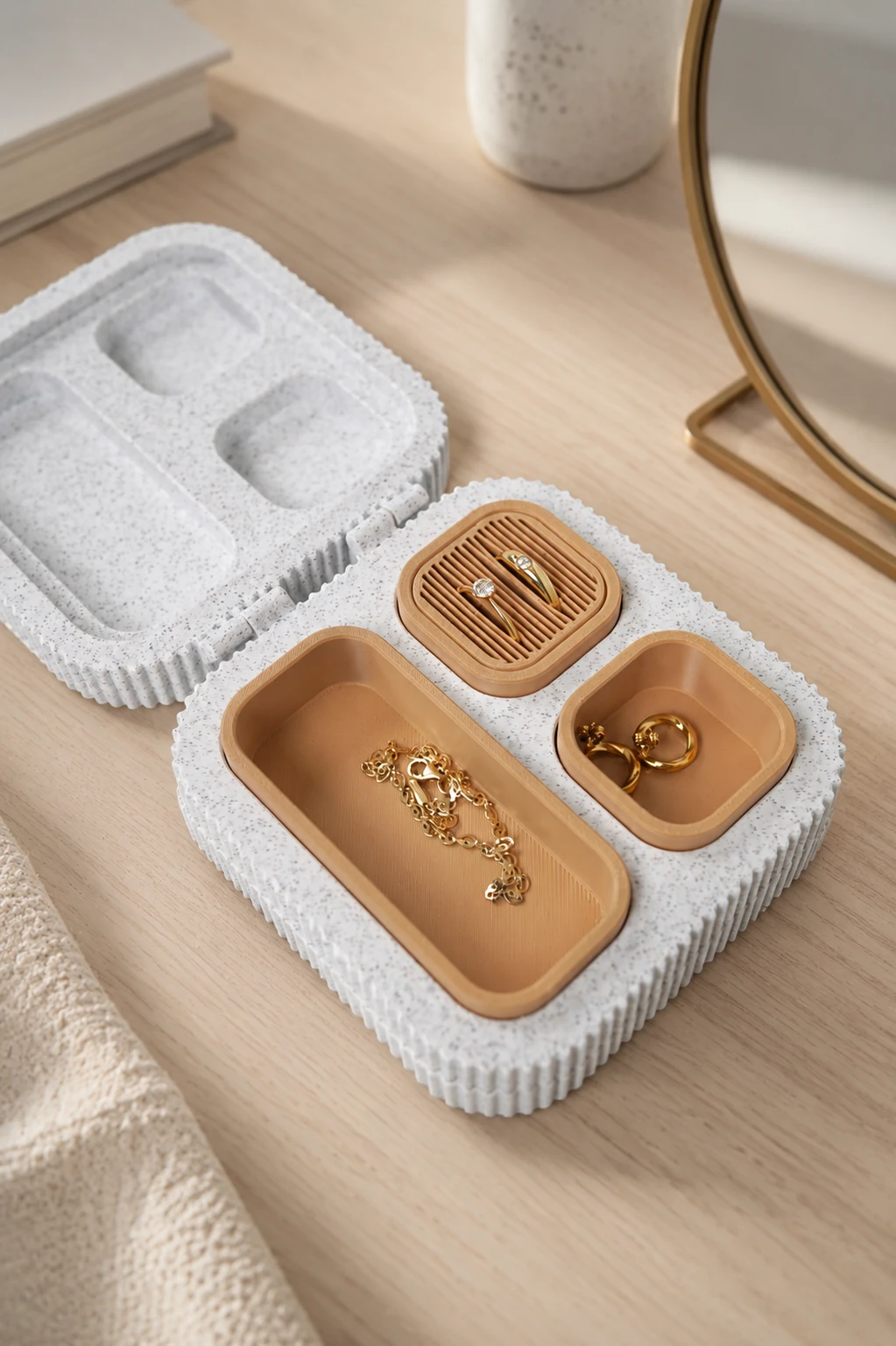 Jewtra con compartimentos interiores para joyas